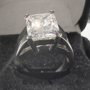 Elegant Silver Women's Ring